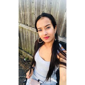 Meet your Posher, Laura